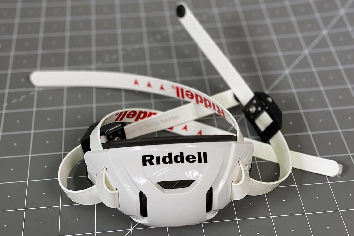 Green Gridiron Riddell SpeedFlex Hard Cup Cam-Loc Chinstrap   Chrome US Flag Helmet Decal (Large, White)